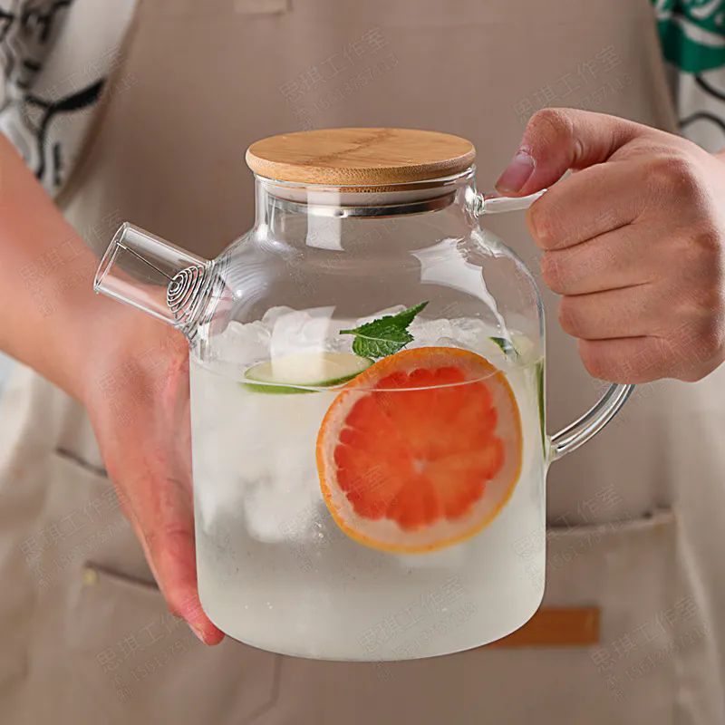 Why Are Glass Jugs the Perfect Choice for Your Kitchen and Dining Needs?