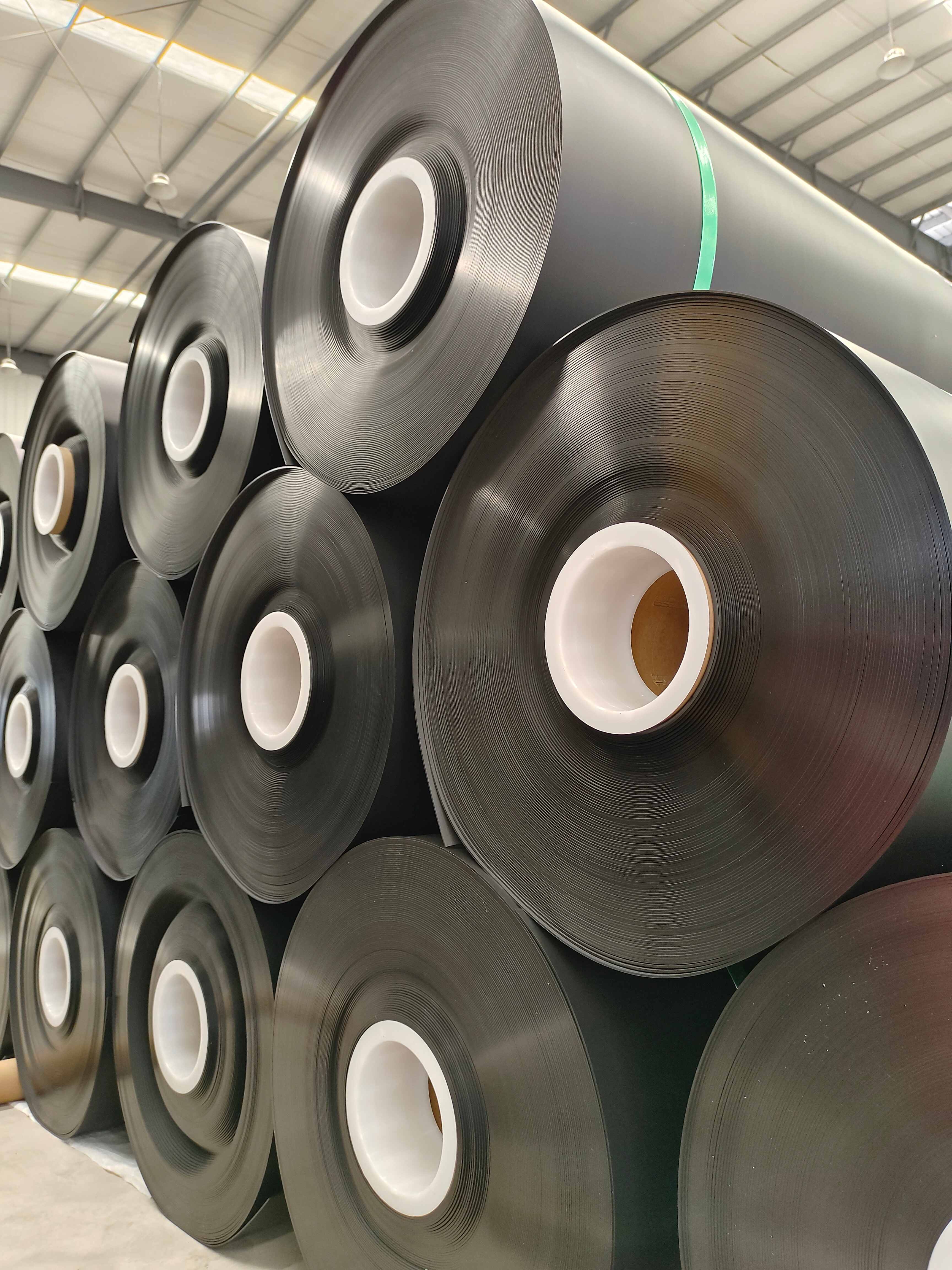 How OEM HDPE Geomembrane Liners Enhance Containment Projects